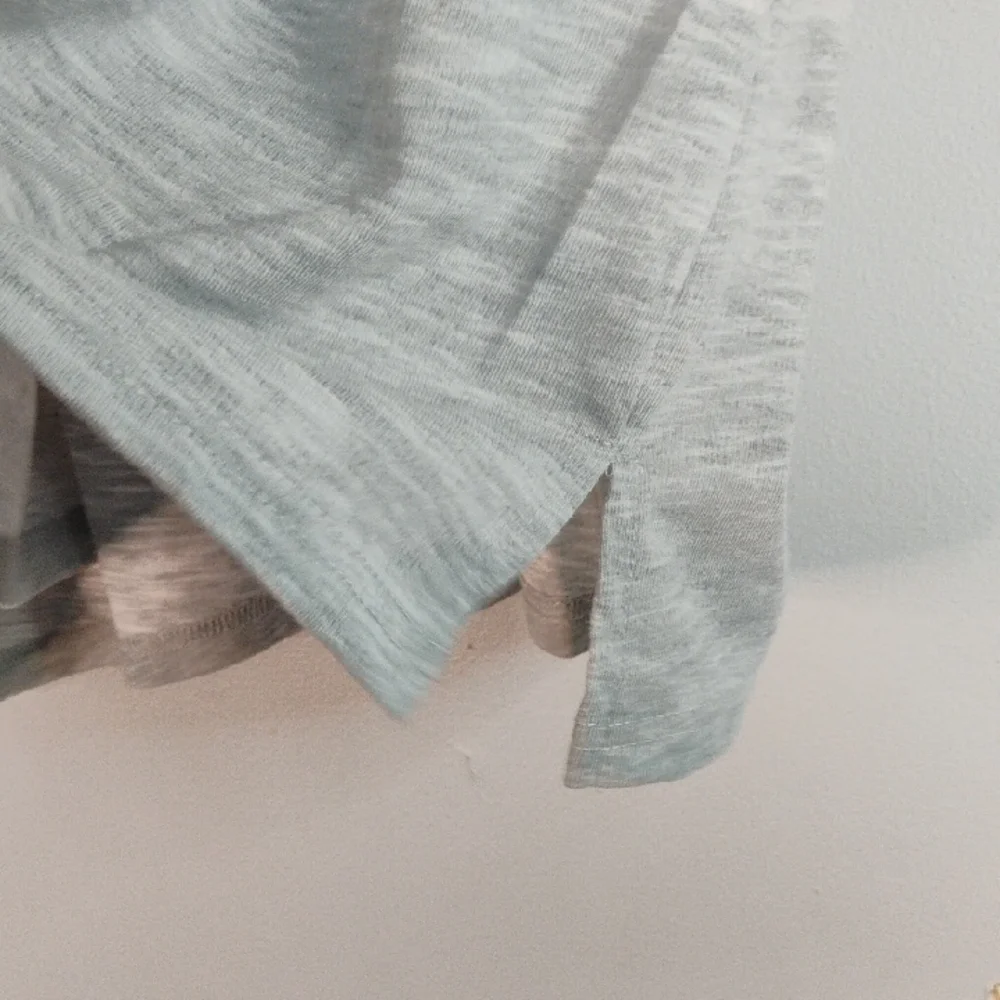 Muk Luks Light Heathered Gray V-Neck Activewear T-Shirt Plus Size P1X Athleisure - Picture 6 of 9